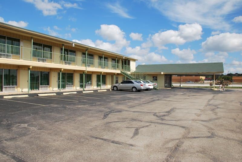 Thunderbird Motel Hillsboro Exterior photo